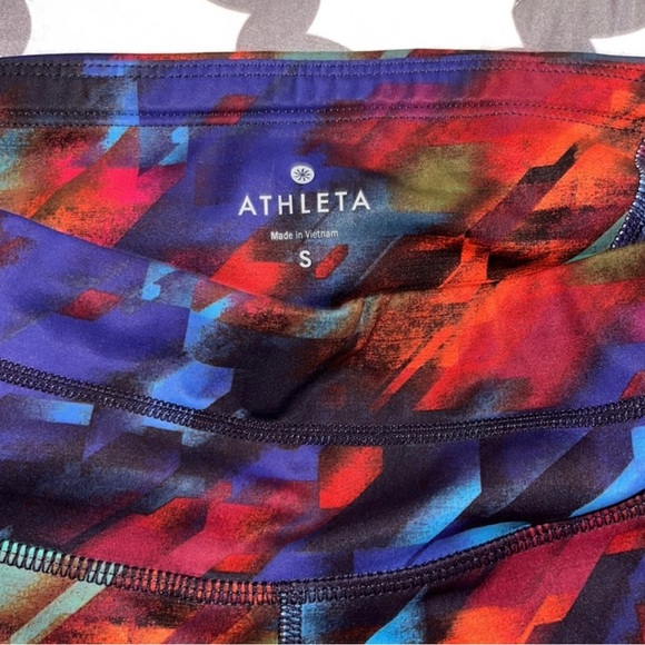 Women’s Athleta Abstract Design Colorful Like New Size Small Leggings - Picture 2 of 5